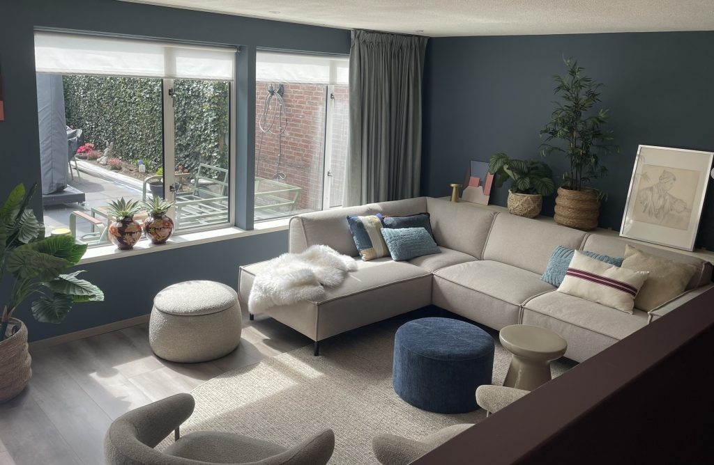 gewaagde kleuren in de woonkamer